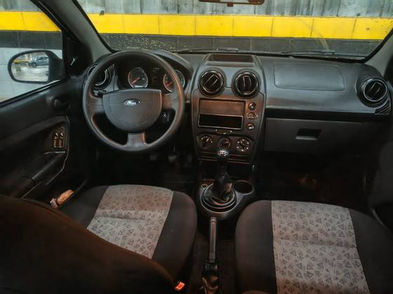 FORD FIESTA 1.0 ROCAM SEDAN 8V FLEX 4P MANUAL